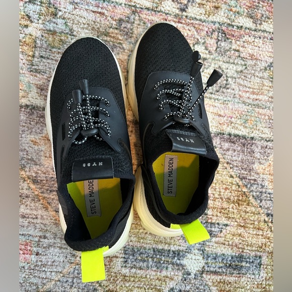 Steve Madden NY90 Tennis Shoes - Picture 4 of 5
